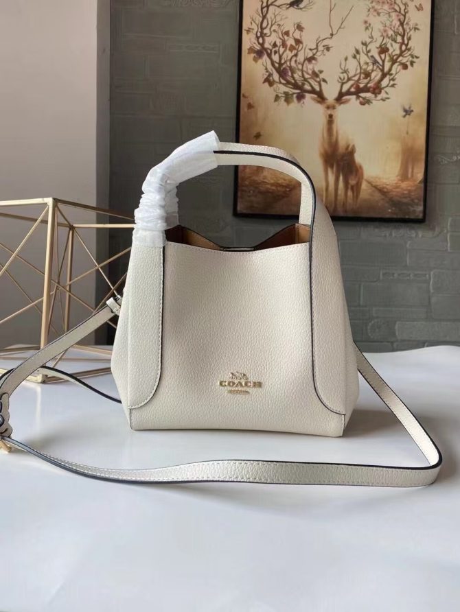 COACH Hadley Hobo 21 Bag in Pebble Leather - White with Gold-Tone Hardware