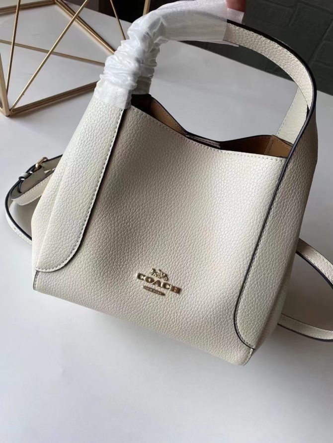 COACH Hadley Hobo 21 Bag in Pebble Leather - White with Gold-Tone Hardware