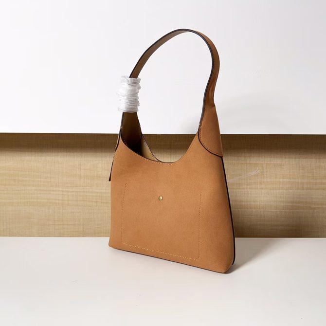 COACH Brooklyn 28 Hobo Bag in Saddle Leather - Timeless Saddle Brown