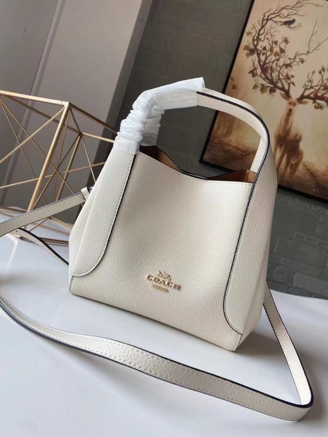 COACH Hadley Hobo 21 Bag in Pebble Leather - White with Gold-Tone Hardware