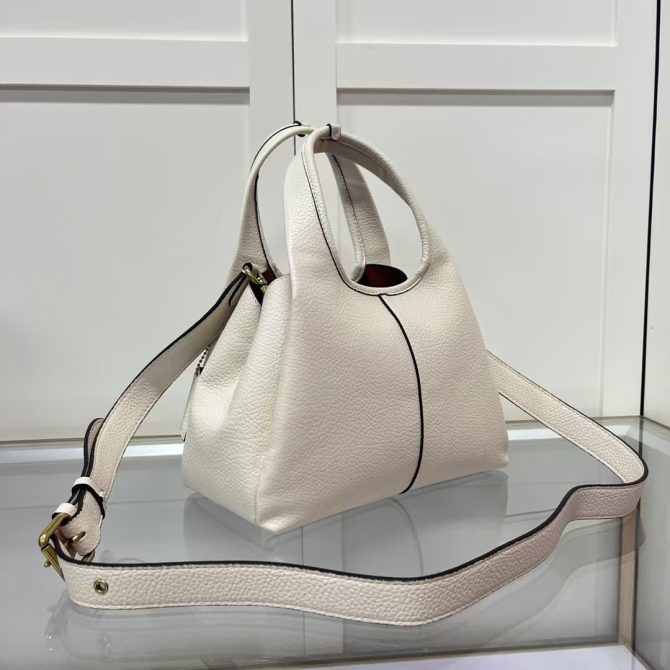 COACH LANA 23 Polished Pebble Leather 2-Way Shoulder Bag in White - CM545