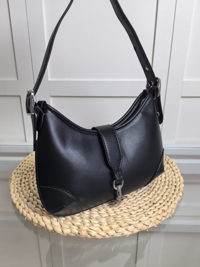 COACH Hamptons Hobo Bag - Black Leather with Signature Detail